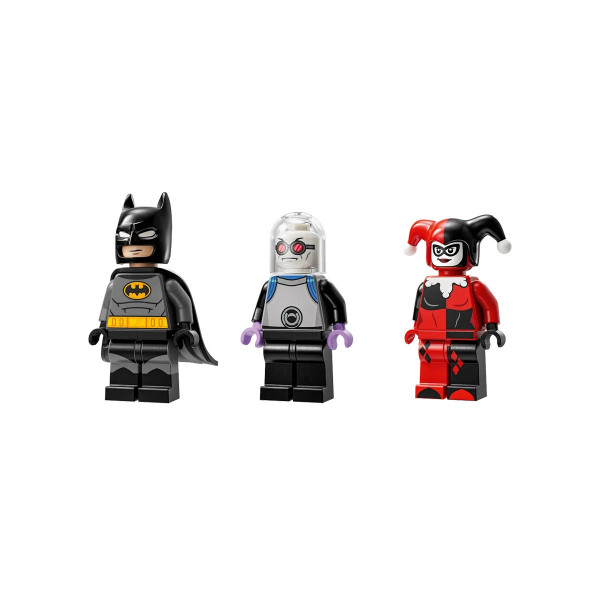 LEGO коцки, DC: Batman, Batman w/ the Batmobile vs. Harley Quinn and Mr. Freeze 